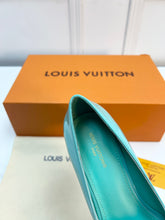 Load image into Gallery viewer, Louis Vuitton Shake Pump
