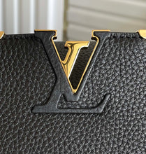 Load image into Gallery viewer, Louis Vuitton Capucines MM Bag
