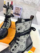 Load image into Gallery viewer, Louis Vuitton Metropolis Flat Ranger Boots
