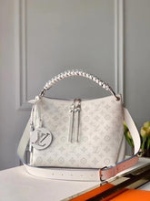 Load image into Gallery viewer, Louis Vuitton Beaubourg Hobo MM Bag
