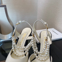 Load image into Gallery viewer, Chanel heels

