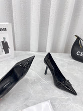 Load image into Gallery viewer, Versace  La Medusa Naplak Pumps
