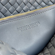 Load image into Gallery viewer, Bottega Veneta Cobble Shoulder Bag
