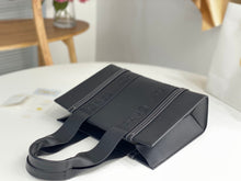Load image into Gallery viewer, Chloe Medium Woody Bag
