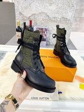 Load image into Gallery viewer, Louis Vuitton Metropolis Flat Ranger Boots
