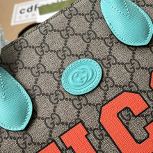 Load image into Gallery viewer, Gucci Tiger GG Medium Tote Bag

