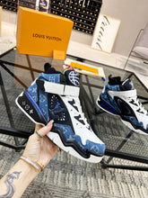 Load image into Gallery viewer, Louis Vuitton Trainer 2 Sneakers

