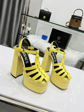 Load image into Gallery viewer, Versace La Medusa Platform Sandals
