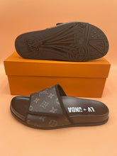 Load image into Gallery viewer, Louis Vuitton Men Slides
