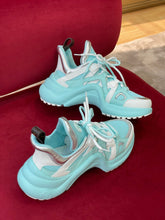 Load image into Gallery viewer, Louis Vuitton Archlight Sneaker
