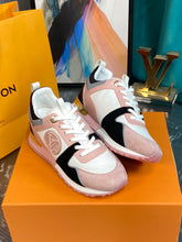 Load image into Gallery viewer, Louis Vuitton Run a way Sneakers
