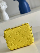 Load image into Gallery viewer, Louis Vuitton Micro Metis Bag
