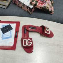 Load image into Gallery viewer, Dolce &amp; Gabbana Calfskin Slides with DG logo
