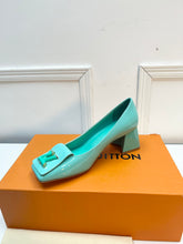 Load image into Gallery viewer, Louis Vuitton Shake Pump
