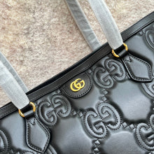 Load image into Gallery viewer, Gucci GG Matelasse Leather Medium Tote Bag
