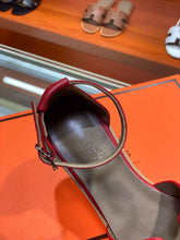 Load image into Gallery viewer, Hermes Santorini Sandals

