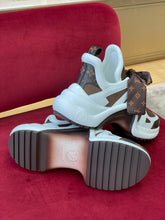 Load image into Gallery viewer, Louis Vuitton Archlight Sneaker
