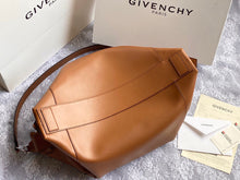 Load image into Gallery viewer, Givenchy Medium Antigona Soft Bag In Smooth Leather
