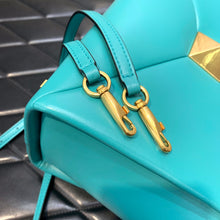 Load image into Gallery viewer, Valentino One Stud Medium Bag
