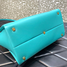 Load image into Gallery viewer, Valentino One Stud Medium Bag
