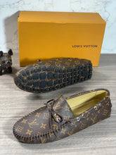 Load image into Gallery viewer, Louis Vuitton Arizona Mocassin Shoe
