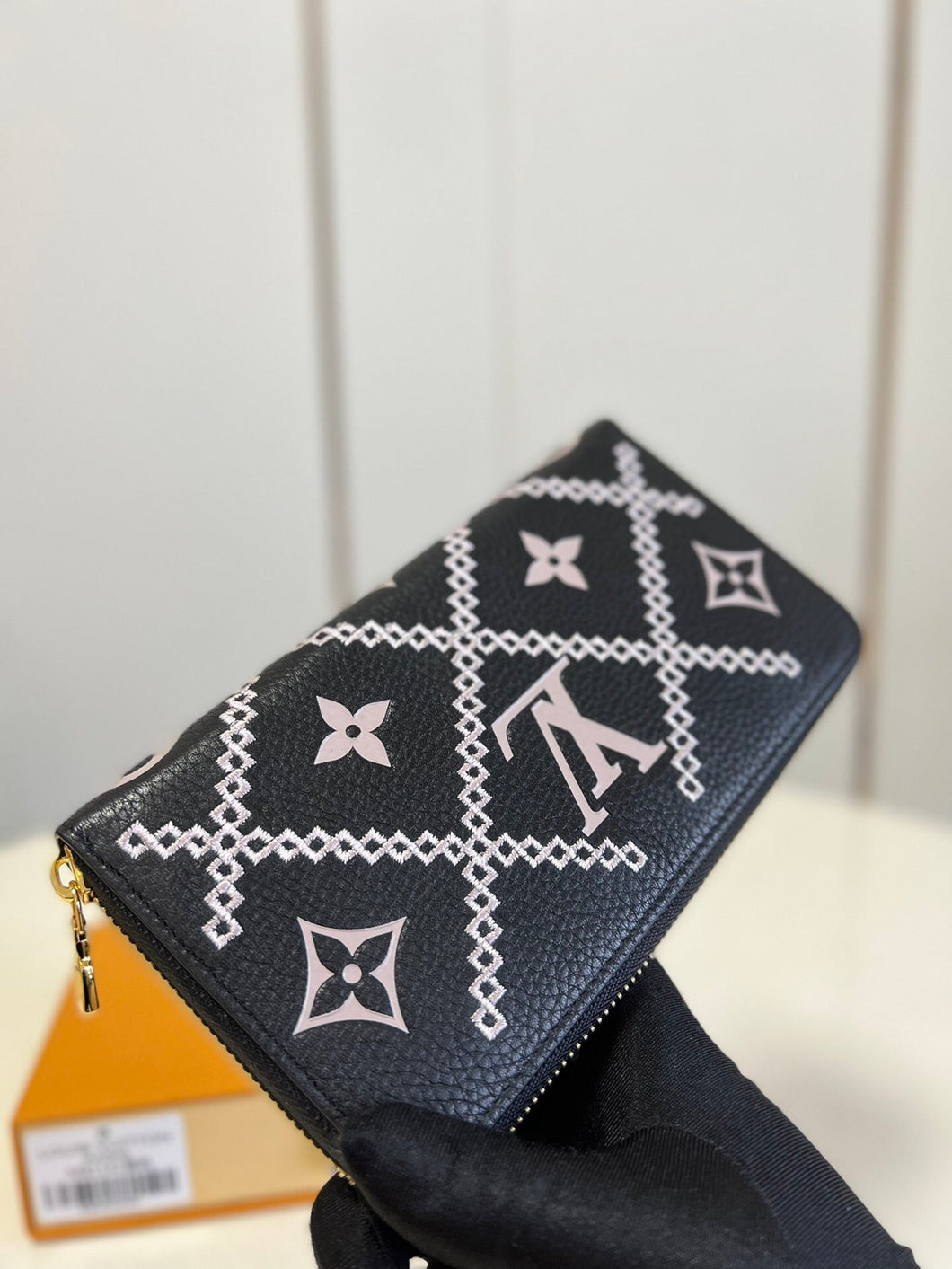 Louis Vuitton Zippy Wallet