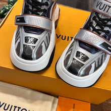 Load image into Gallery viewer, Louis Vuitton Archlight 2.0 Platform Sneakers
