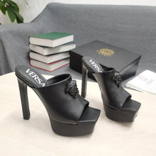 Load image into Gallery viewer, Versace LA MEDUSA PLATFORM MULES

