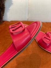 Load image into Gallery viewer, Valentino Vlogo Signature Flat Slide
