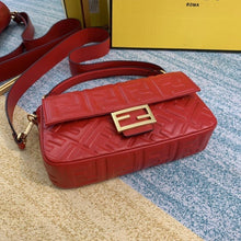 Load image into Gallery viewer, Fendi baguette Bag - LUXURY KLOZETT
