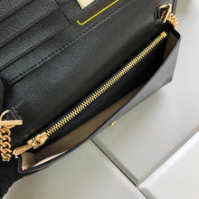 Load image into Gallery viewer, Gucci Horsebit 1955 Chain Wallet
