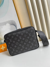 Load image into Gallery viewer, Louis Vuitton Outdoor Messenger Bag
