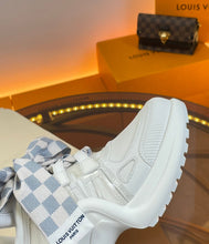 Load image into Gallery viewer, Louis Vuitton Archlight Sneaker

