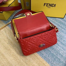 Load image into Gallery viewer, Fendi baguette Bag - LUXURY KLOZETT
