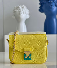 Load image into Gallery viewer, Louis Vuitton Micro Metis Bag
