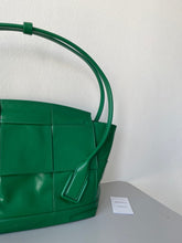 Load image into Gallery viewer, Bottega Veneta Arco Medium Bag

