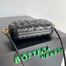 Load image into Gallery viewer, Bottega Veneta Knot On Strap Bag
