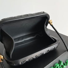 Load image into Gallery viewer, Bottega Veneta Knot On Strap Bag
