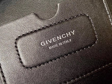 Load image into Gallery viewer, Givenchy Medium Antigona Soft Bag In Smooth Leather
