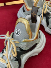 Load image into Gallery viewer, Louis Vuitton Archlight Sneaker

