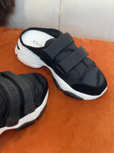 Load image into Gallery viewer, Christian Dior D Wander Sneakers
