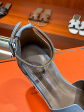 Load image into Gallery viewer, Hermes Santorini Sandals
