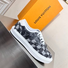 Load image into Gallery viewer, Louis Vuitton Ollie Sneakers
