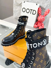 Load image into Gallery viewer, Louis Vuitton Territory Flat Ranger Boots
