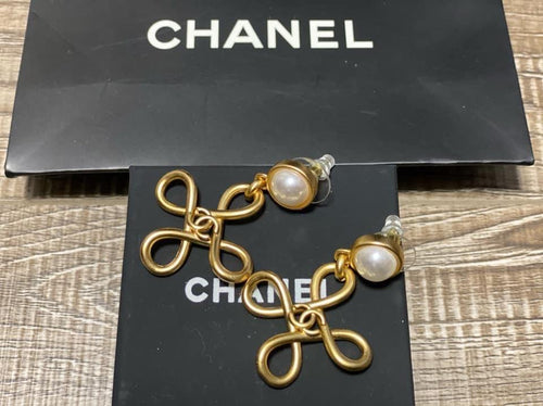 Chanel Earrings - LUXURY KLOZETT