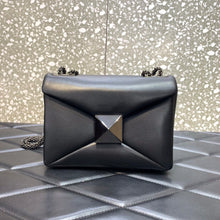 Load image into Gallery viewer, Valentino One Stud Bag With Chain
