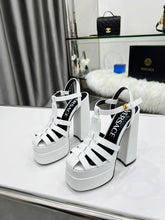 Load image into Gallery viewer, Versace La Medusa Platform Sandals
