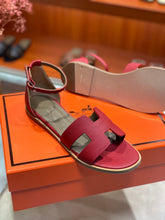 Load image into Gallery viewer, Hermes Santorini Sandals
