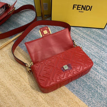 Load image into Gallery viewer, Fendi baguette Bag - LUXURY KLOZETT
