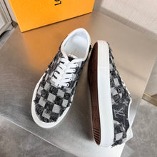 Load image into Gallery viewer, Louis Vuitton Ollie Sneakers

